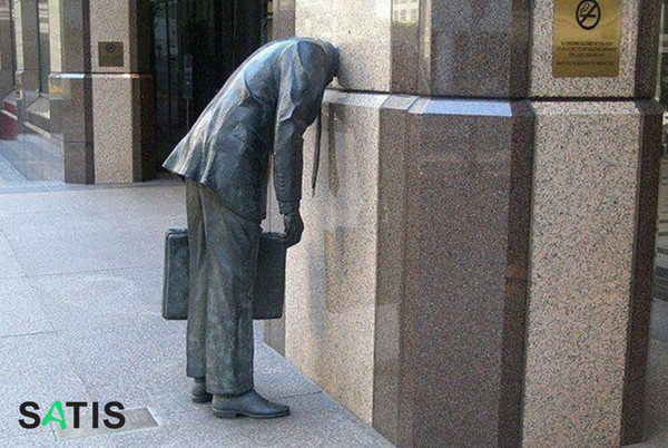 Памятник офисному работнику. Лос-Анджелес, США.

Неоднознаяный монумент :)