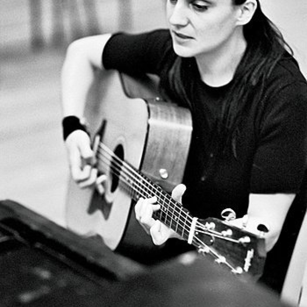 Joi nina. Нина Настасья. Nina musician. Группа Нина нин. Ugly face Nina Nastasia.
