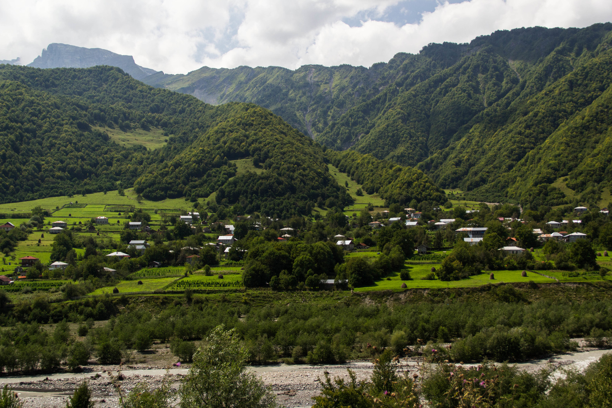 Рача грузия. Село Геби Грузия. Грузинская Швейцария провинция Рача. Рача Лечхуми Грузия. Село Геби Рача.